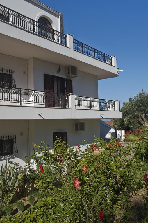 Marialice Apartment Dassia  Luaran gambar
